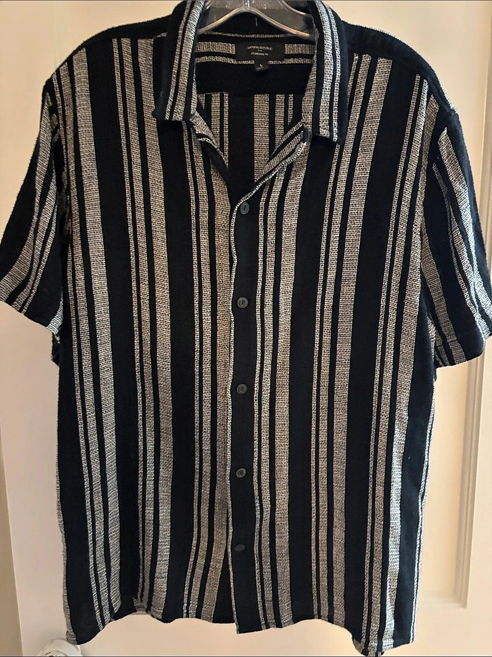 Banana Republic Factory Standard-Fit Textured button down Shirt Black & light Gr